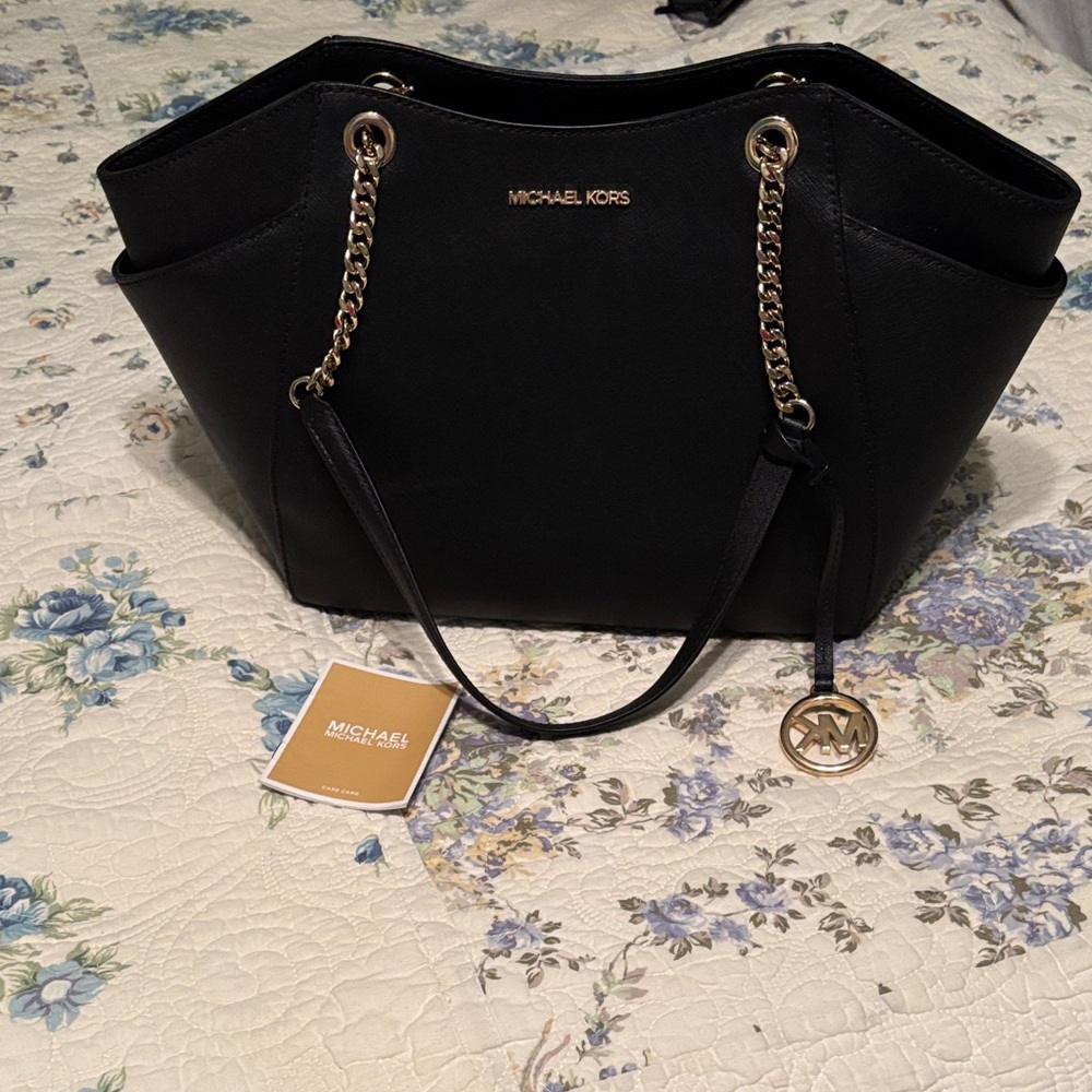 Michael Kors Black Leather Shoulder Bag with Gold Accents - Picture 7 of 8